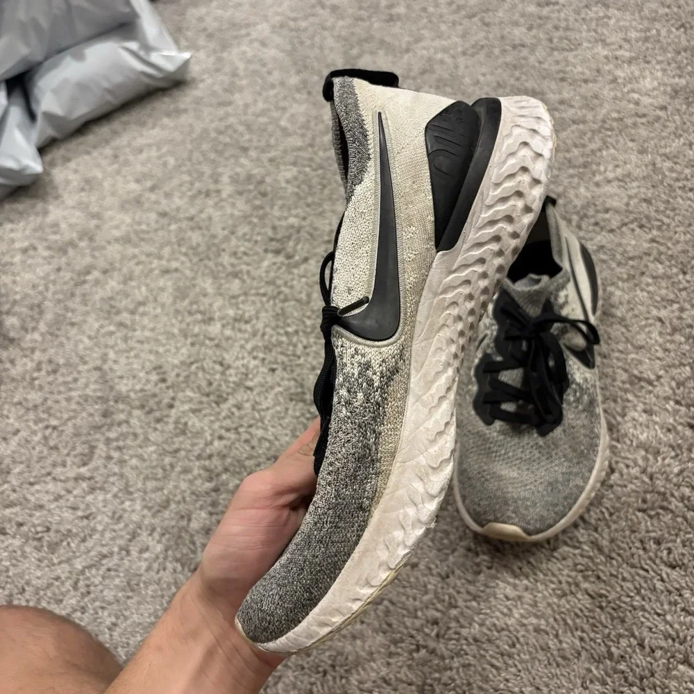 Nike Epic React FlyKnit 2 Athletic Running Shoes Women's Sz 9 BQ8927 White/Black